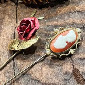Vintage Avon Peach Pin Brooch Cameo Flower Metallic Red Gold Tone Victorian